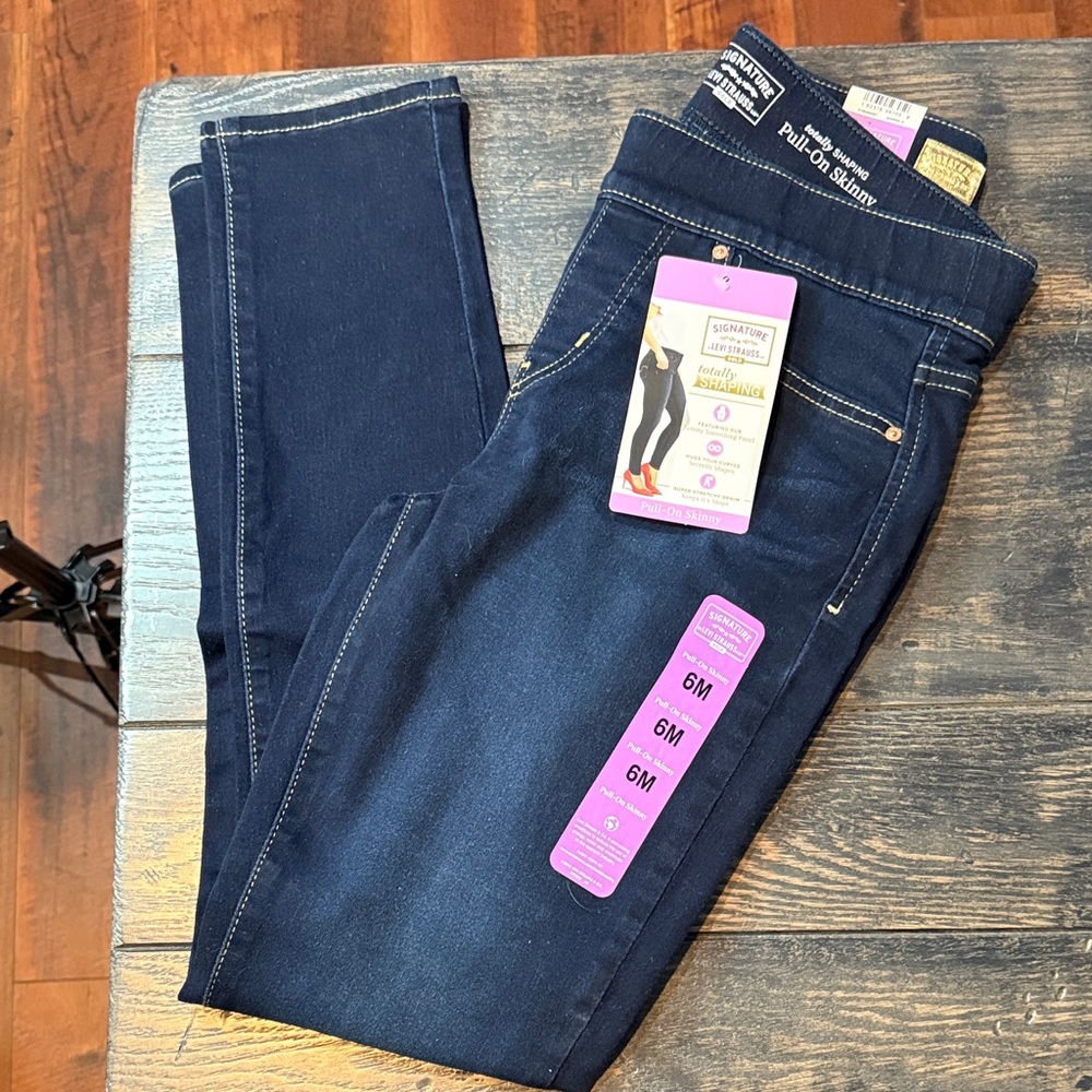 Levi Strauss Navy Women's Skinny Jeans